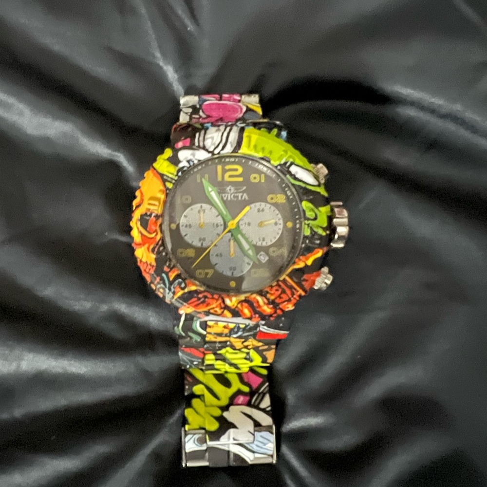 Invicta graffiti watch. Size small and worn once. Great condition!